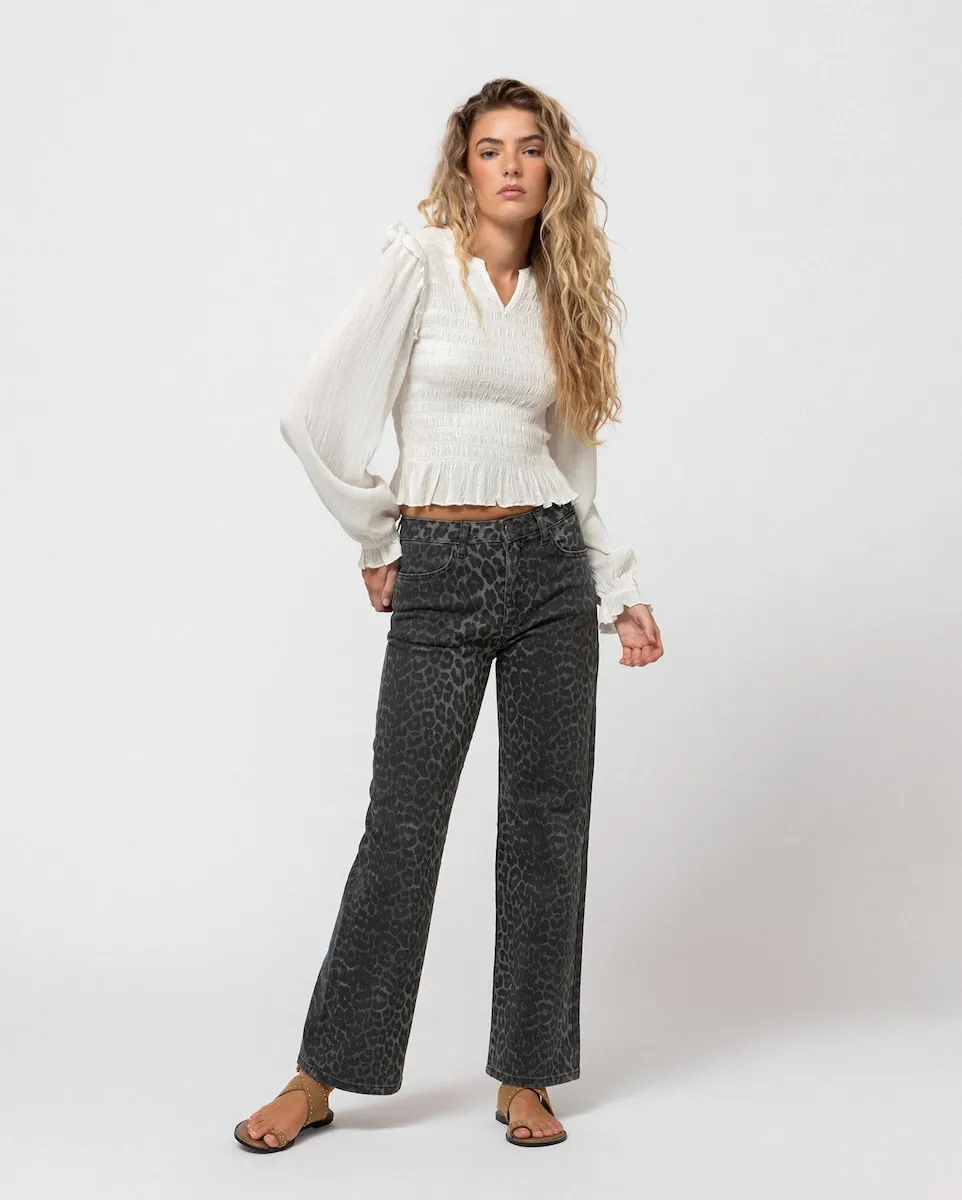 Женские прямые джинсы с высокой талией в анималистичном принте Noon, серый
Женские прямые джинсы с высокой талией в анималистичном принте Noon, серый