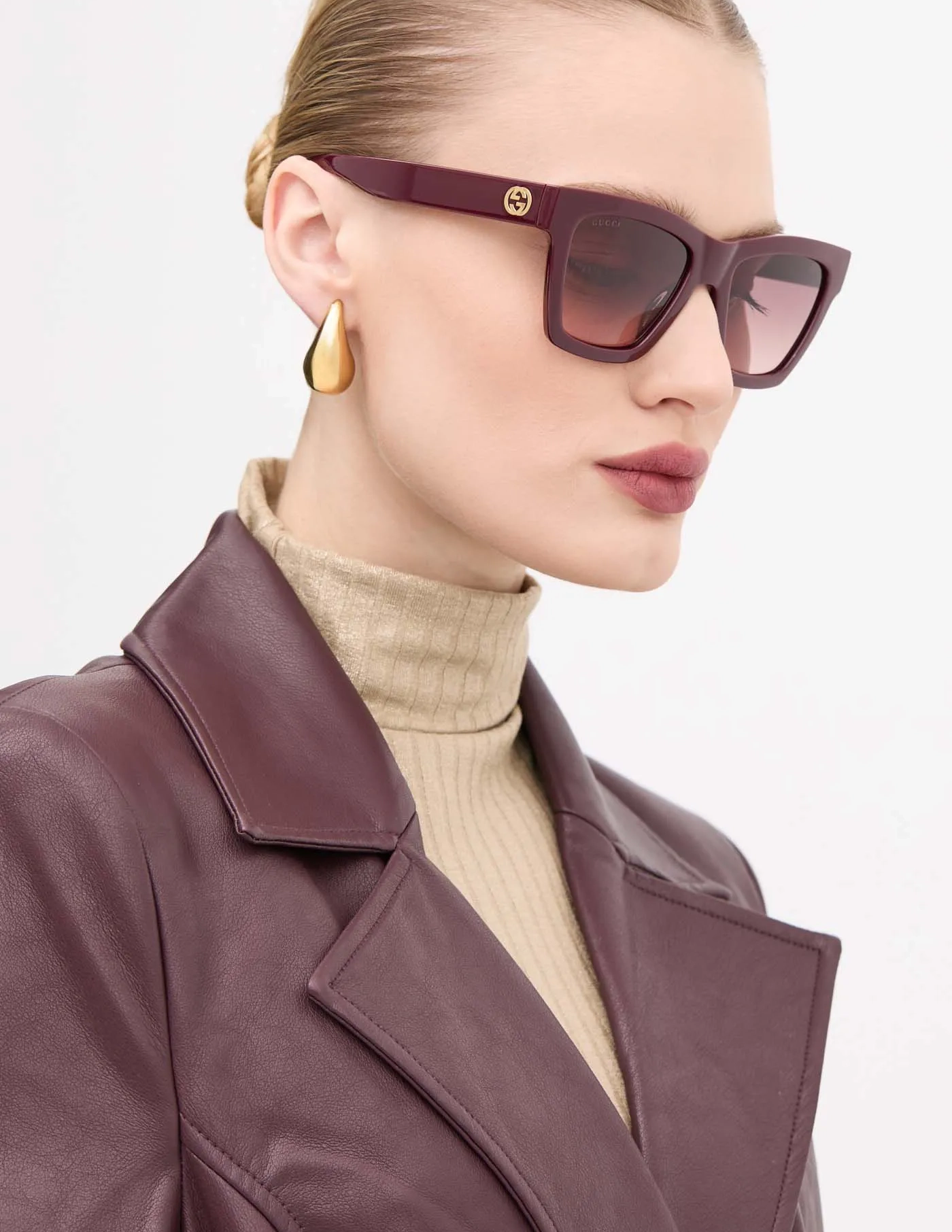 Солнцезащитные очки Gucci, гранатовый
Солнцезащитные очки Gucci, гранатовый