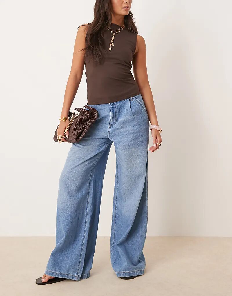 Джинсы Mango прямого кроя со складками спереди, светло-голубого цвета
Джинсы Mango прямого кроя со складками спереди, светло-голубого цвета