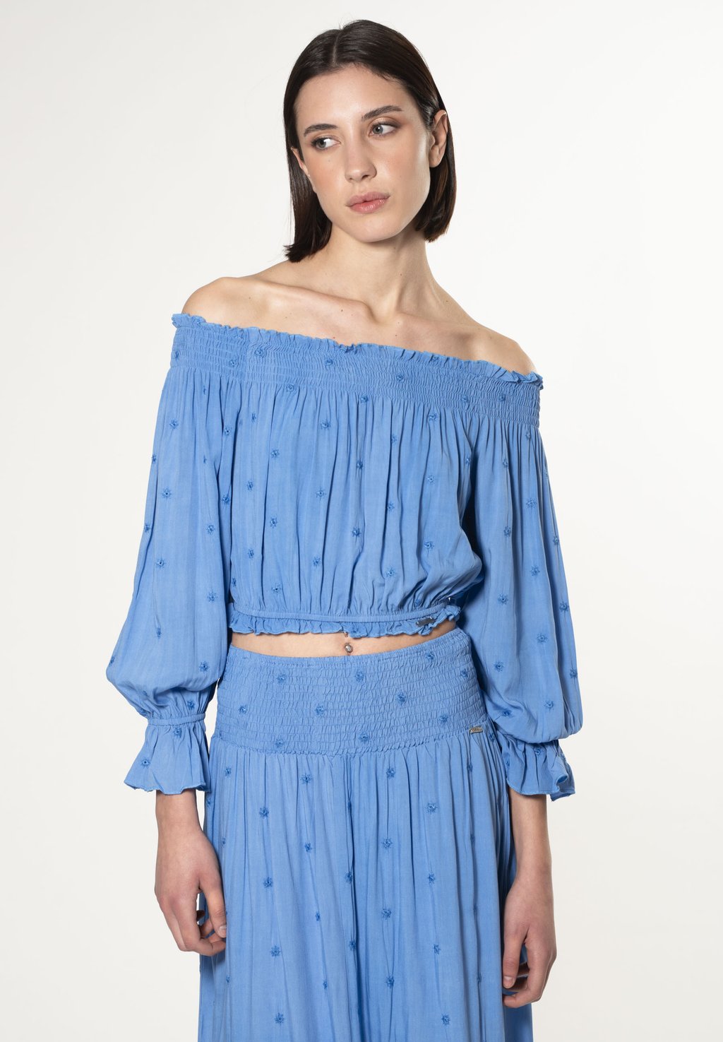 Блуза EMBROIDERED INFLUENCER, бирюзовый
Блуза EMBROIDERED INFLUENCER, бирюзовый