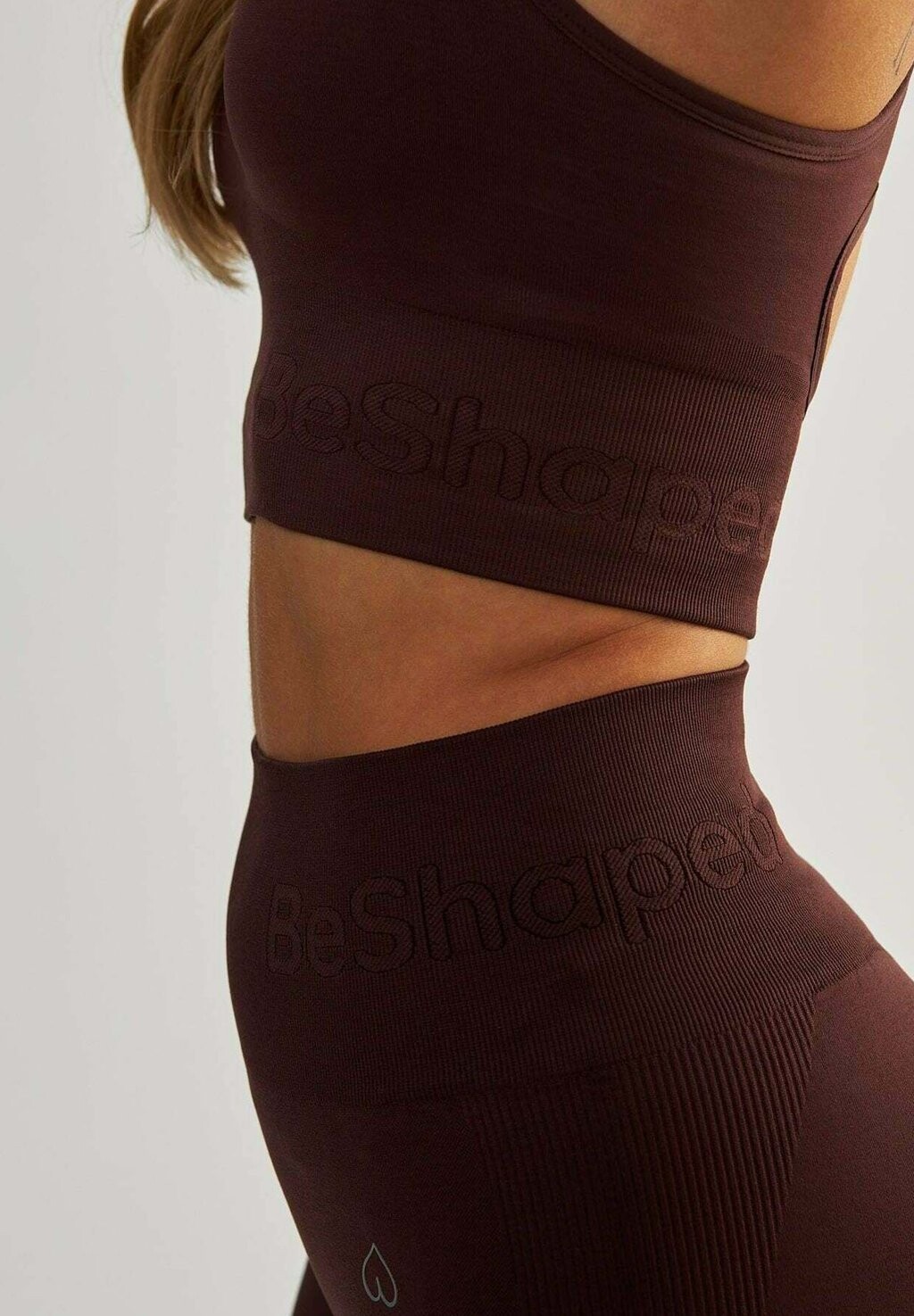 Спортивный бюстгальтер средней поддержки BOOST SEAMLESS BeShaped, коричневый
Спортивный бюстгальтер средней поддержки BOOST SEAMLESS BeShaped, коричневый