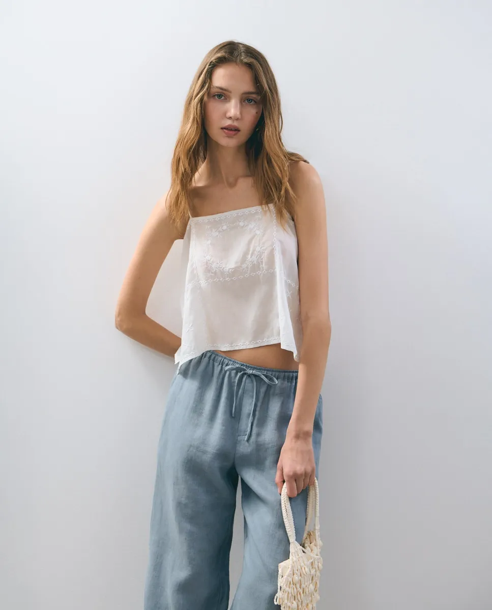 Женский топ-платок с вышивкой Brownie, белый
Женский топ-платок с вышивкой Brownie, белый