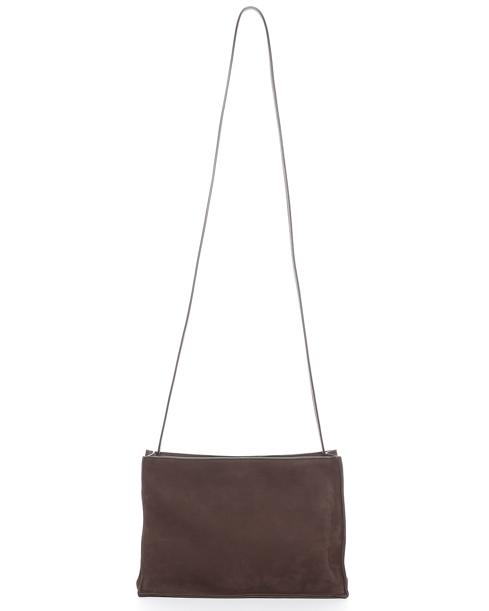 Большая переносная сумка через плечо The Row, Dark Aniline ANS
Большая переносная сумка через плечо The Row, Dark Aniline ANS