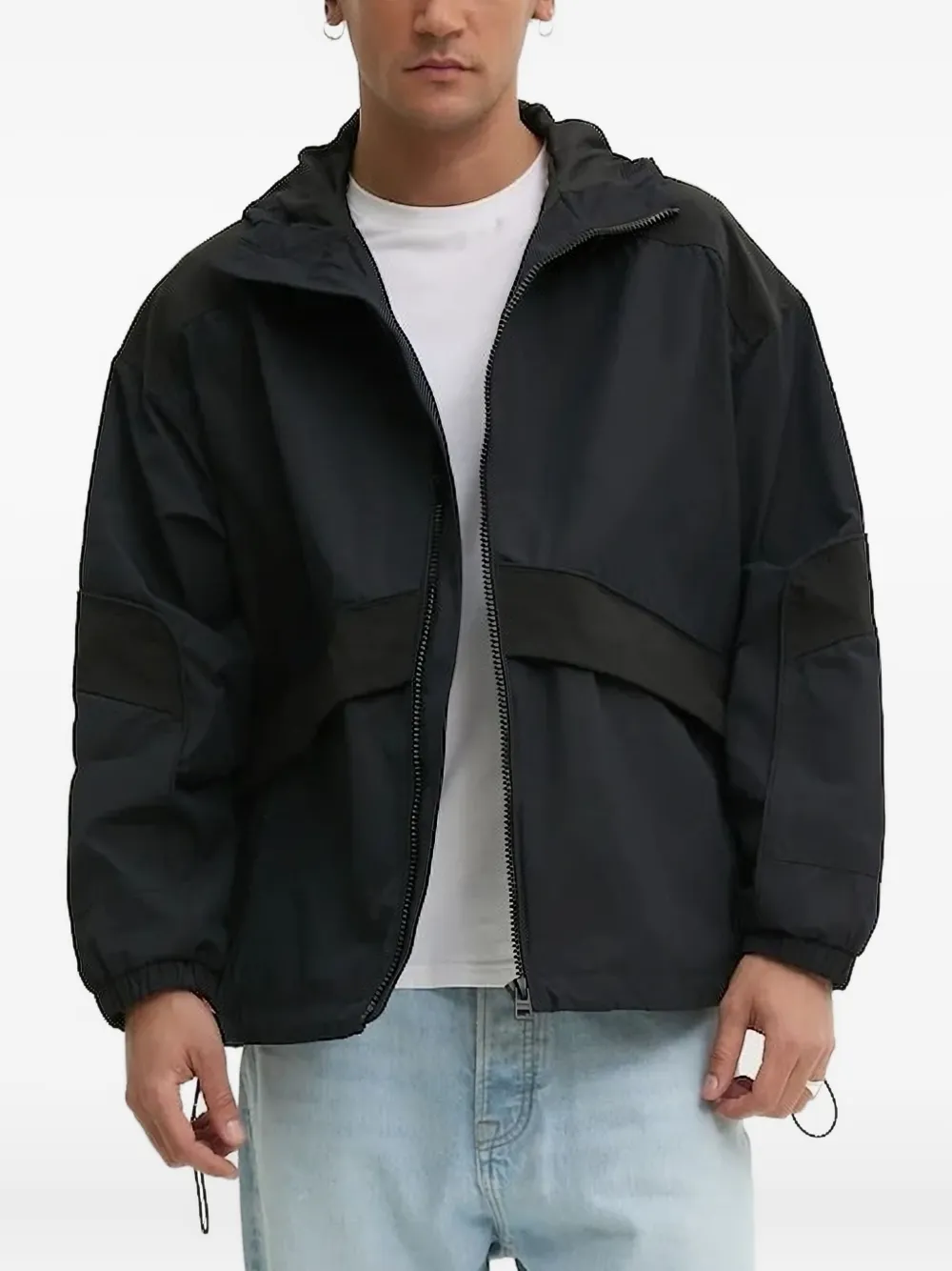 Куртка с капюшоном и панелями HUGO, черный
Куртка с капюшоном и панелями HUGO, черный