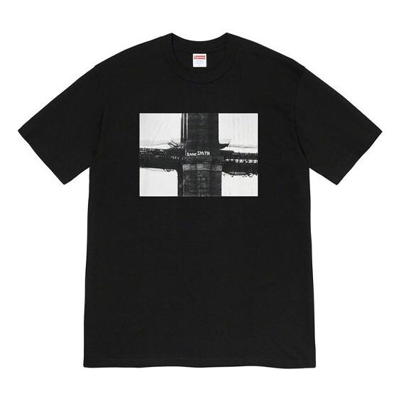 Футболка fw19 week 17 bridge tee graffiti printing short sleeve black Supreme, черный 
Футболка fw19 week 17 bridge tee graffiti printing short sleeve black Supreme, черный