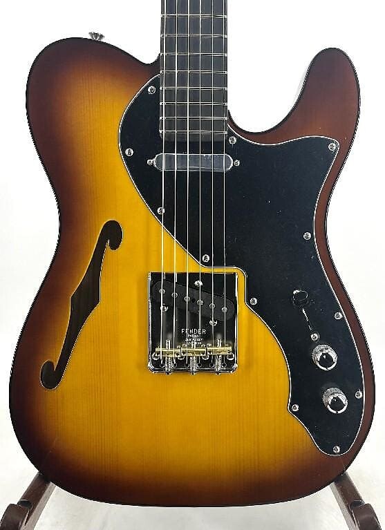 Электрогитара Fender Limited Edition Suona Telecaster Thinline w/ Hardshell Case Serial #: US23069401 
Электрогитара Fender Limited Edition Suona Telecaster Thinline w/ Hardshell Case Serial #: US23069401