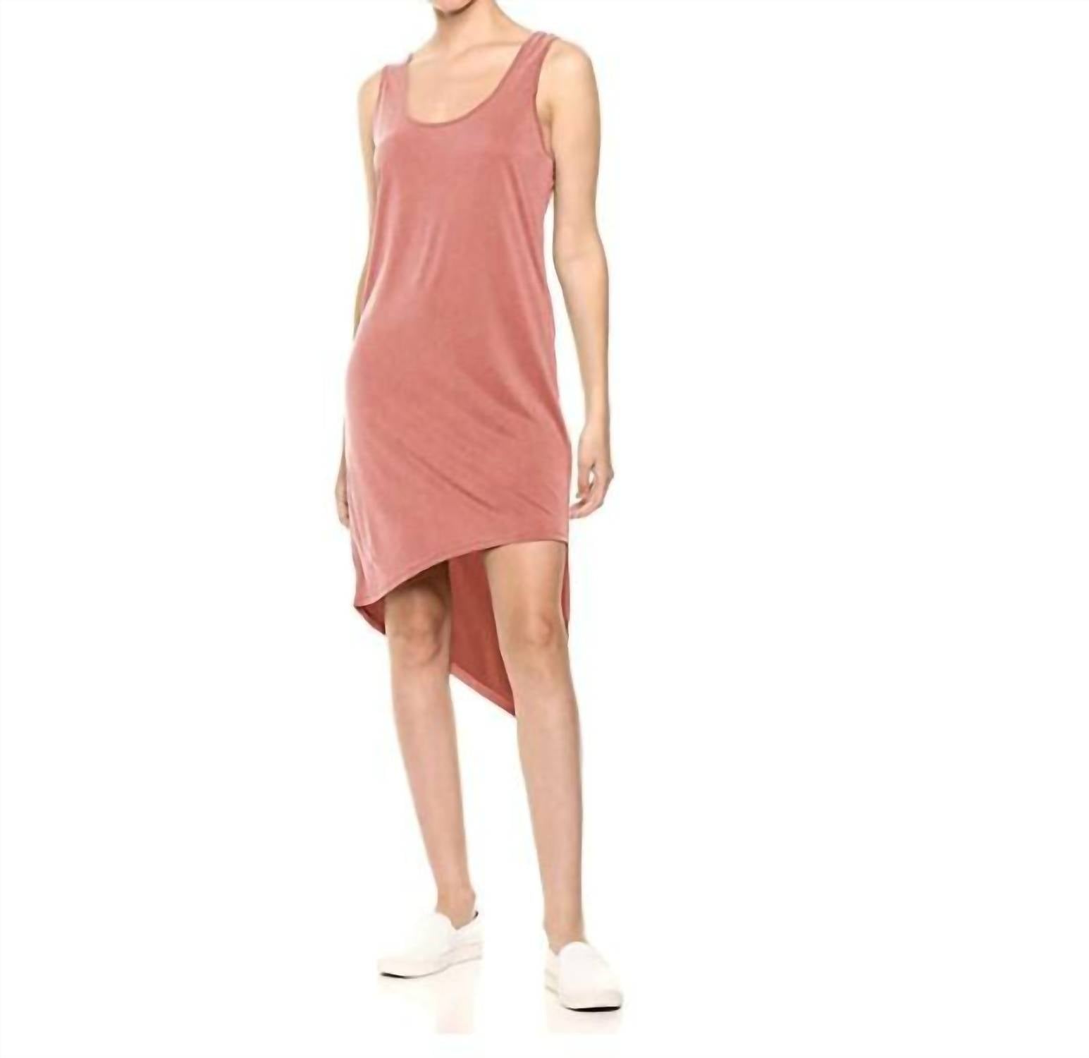 Асимметричное терракотовое платье-миди с перекрещивающимися бретелями на спине персикового цвета Splendid 
Асимметричное терракотовое платье-миди с перекрещивающимися бретелями на спине персикового цвета Splendid