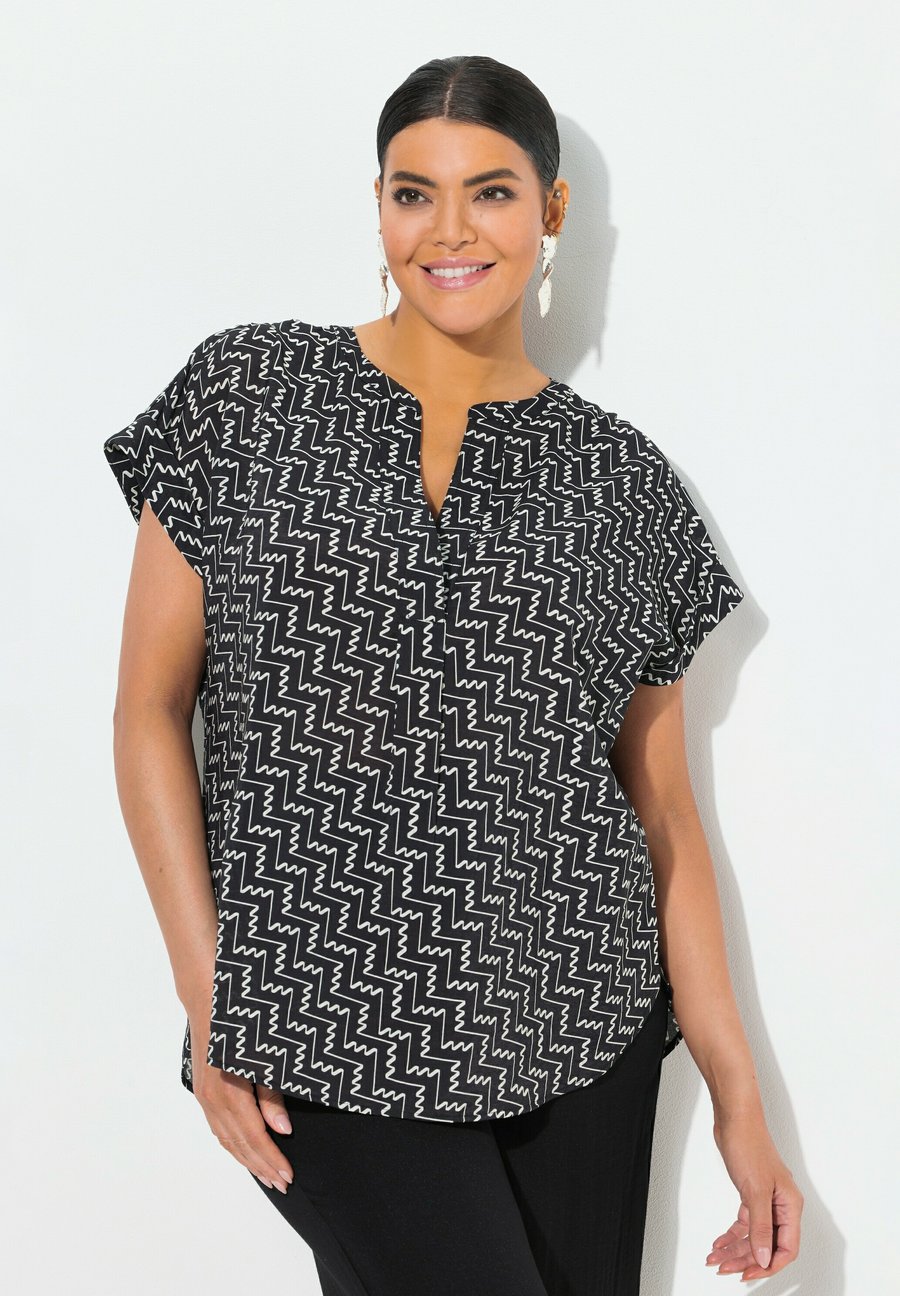 Блуза Ulla Popken ZIGZAG CAP SLEEVE, Black
Блуза Ulla Popken ZIGZAG CAP SLEEVE, Black