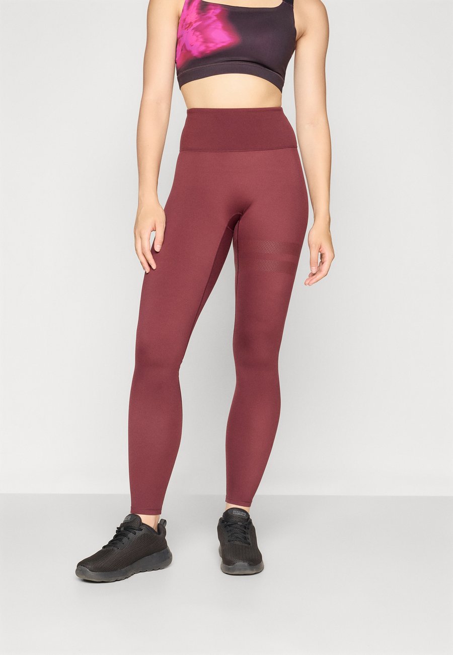 Леггинсы Stronger THE SIGNATURE ONE LEGGINGS, Port Royale/Bordeaux
Леггинсы Stronger THE SIGNATURE ONE LEGGINGS, Port Royale/Bordeaux
