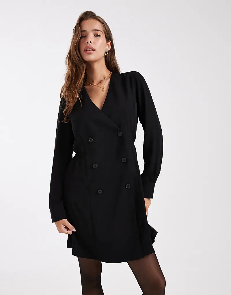 Двубортное мини-платье French Connection из крепа, приталенного покроя, черного цвета
Двубортное мини-платье French Connection из крепа, приталенного покроя, черного цвета