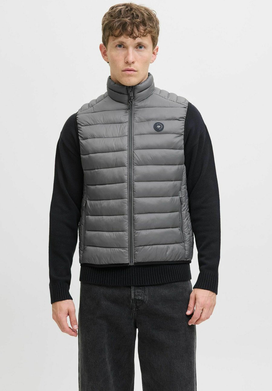 Куртка Jack & Jones JJEBRADLEY LIGHT BODYWARMER COLLAR NOOS, Castlerock/Grey
Куртка Jack & Jones JJEBRADLEY LIGHT BODYWARMER COLLAR NOOS, Castlerock/Grey