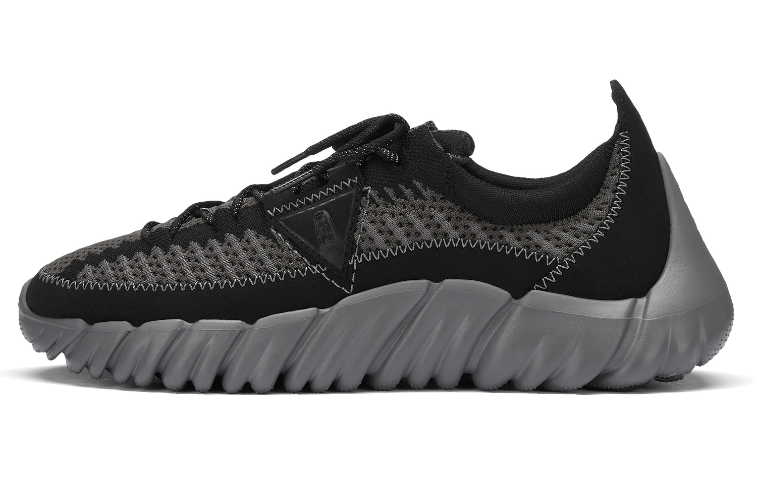 Clarks Дышащие низкие повседневные туфли мужские черные
Clarks Дышащие низкие повседневные туфли мужские черные