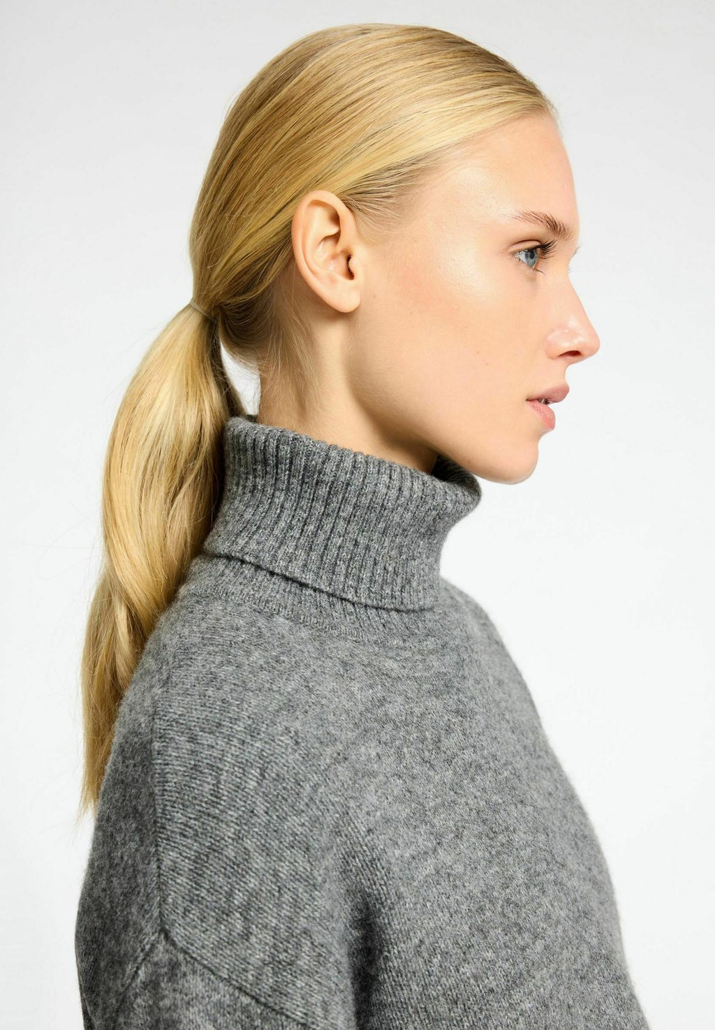 Джемпер ROLLKRAGEN Selected Femme, темно-серый
Джемпер ROLLKRAGEN Selected Femme, темно-серый