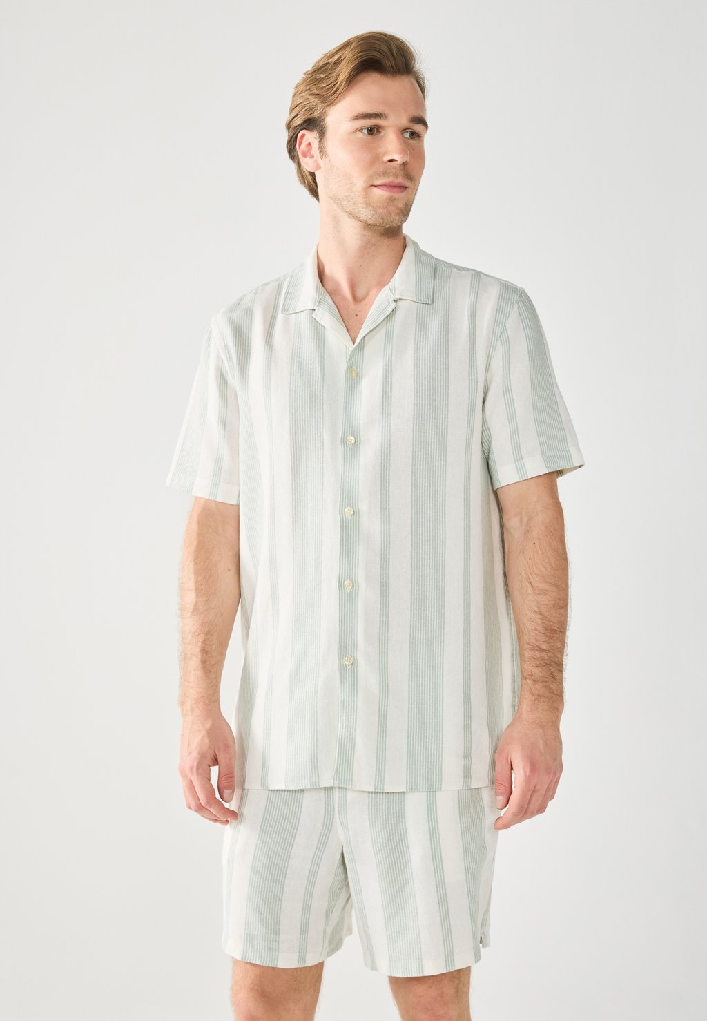 Рубашка Pier One, светло-зеленый
Рубашка Pier One, светло-зеленый