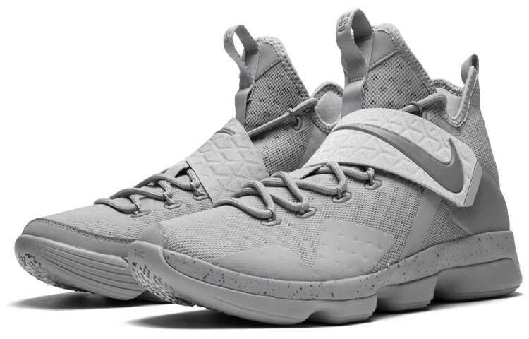 Баскетбольные кроссовки Nike Lebron 14 унисекс
Баскетбольные кроссовки Nike Lebron 14 унисекс