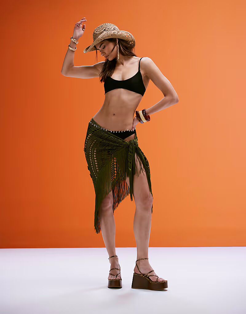 Пляжный саронг ручной работы с кисточками от ASOS DESIGN
Пляжный саронг ручной работы с кисточками от ASOS DESIGN