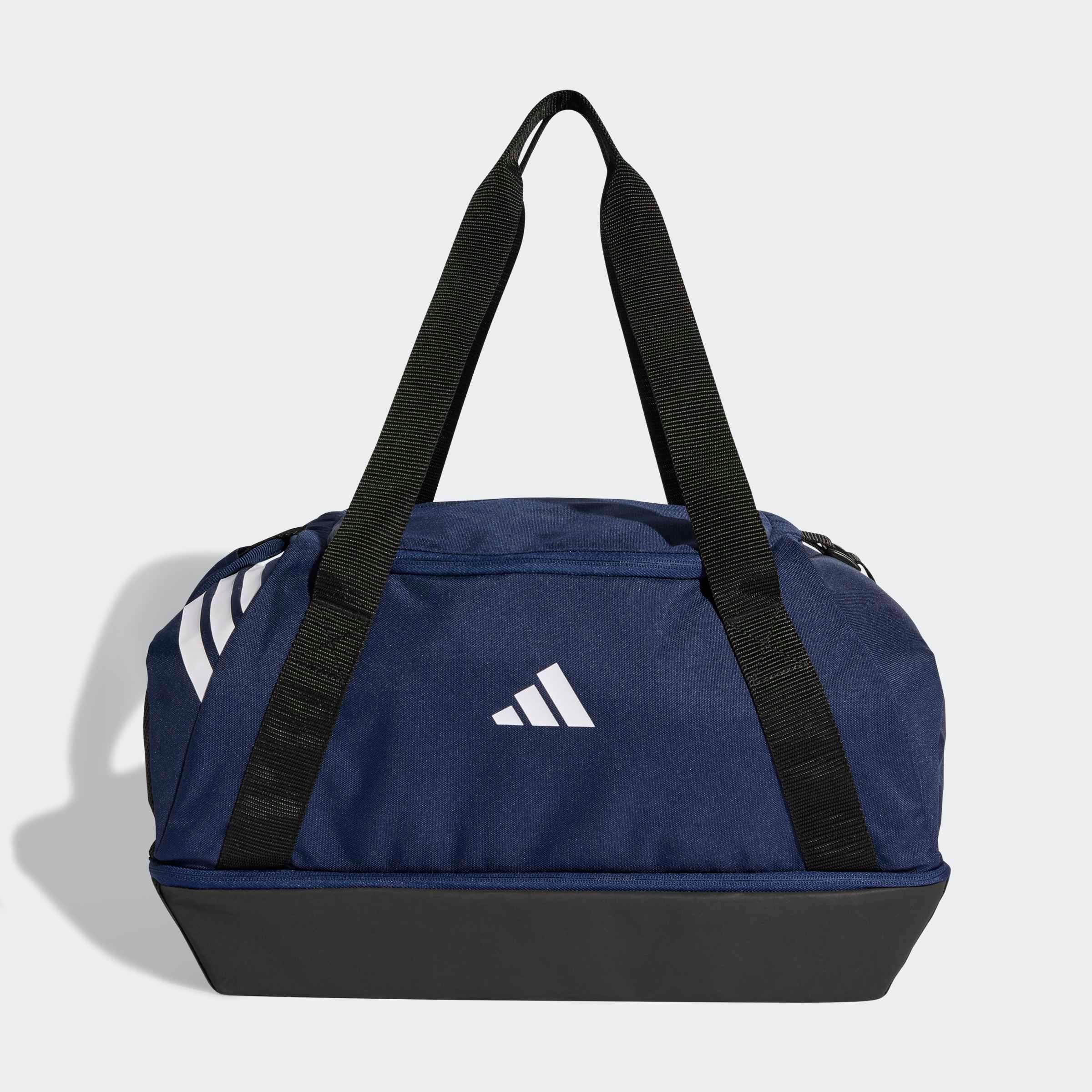Adidas Performance Спортивная сумка в черном цвете
Adidas Performance Спортивная сумка в черном цвете