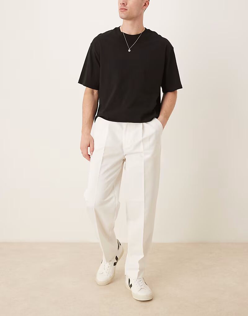 ASOS DESIGN элегантные зауженные брюки свободного кроя со складкой спереди белого цвета
ASOS DESIGN элегантные зауженные брюки свободного кроя со складкой спереди белого цвета