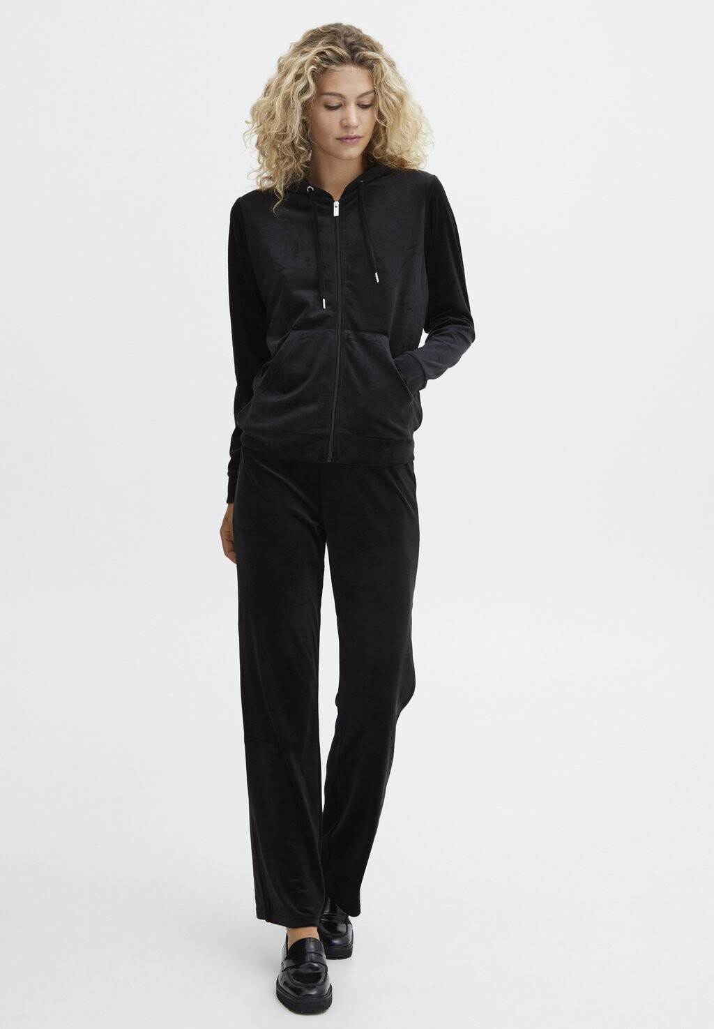 Костюм b.young КОМПЛЕКТ, черный
Костюм b.young КОМПЛЕКТ, черный