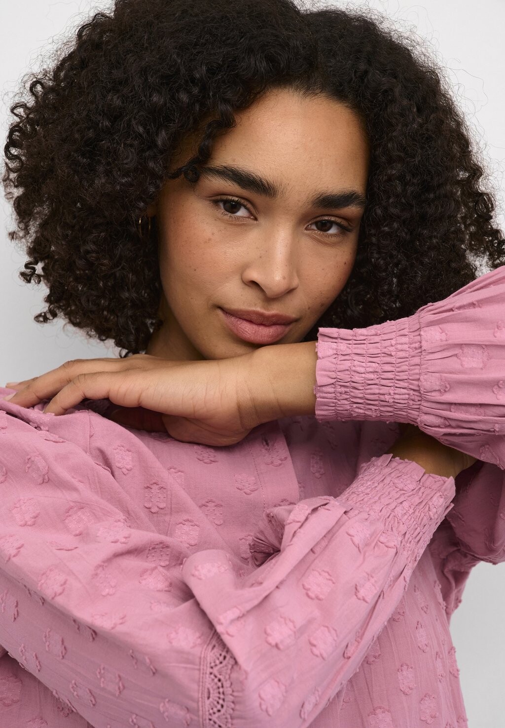 Блузка на пуговицах ENYA Kaffe, светло-розовый
Блузка на пуговицах ENYA Kaffe, светло-розовый