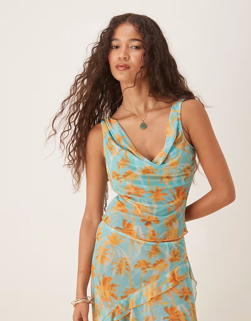 Пляжный топ с принтом пальм Sweet Escape цвета морской волны Wild Lovers
Пляжный топ с принтом пальм Sweet Escape цвета морской волны Wild Lovers