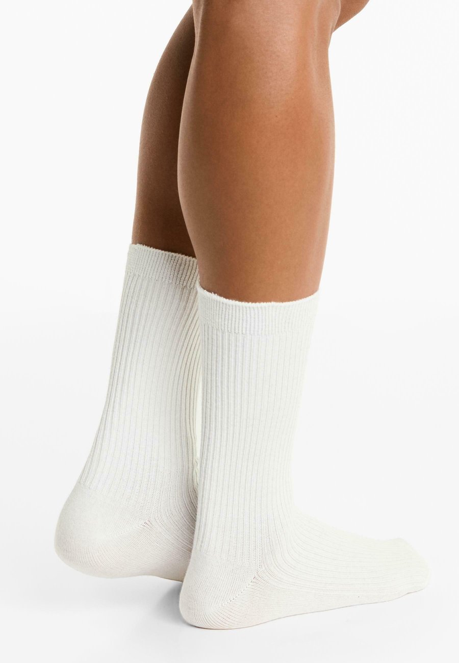Носки OYSHO 5 PAIRS OF COTTON BLEND CLASSIC, White
Носки OYSHO 5 PAIRS OF COTTON BLEND CLASSIC, White
