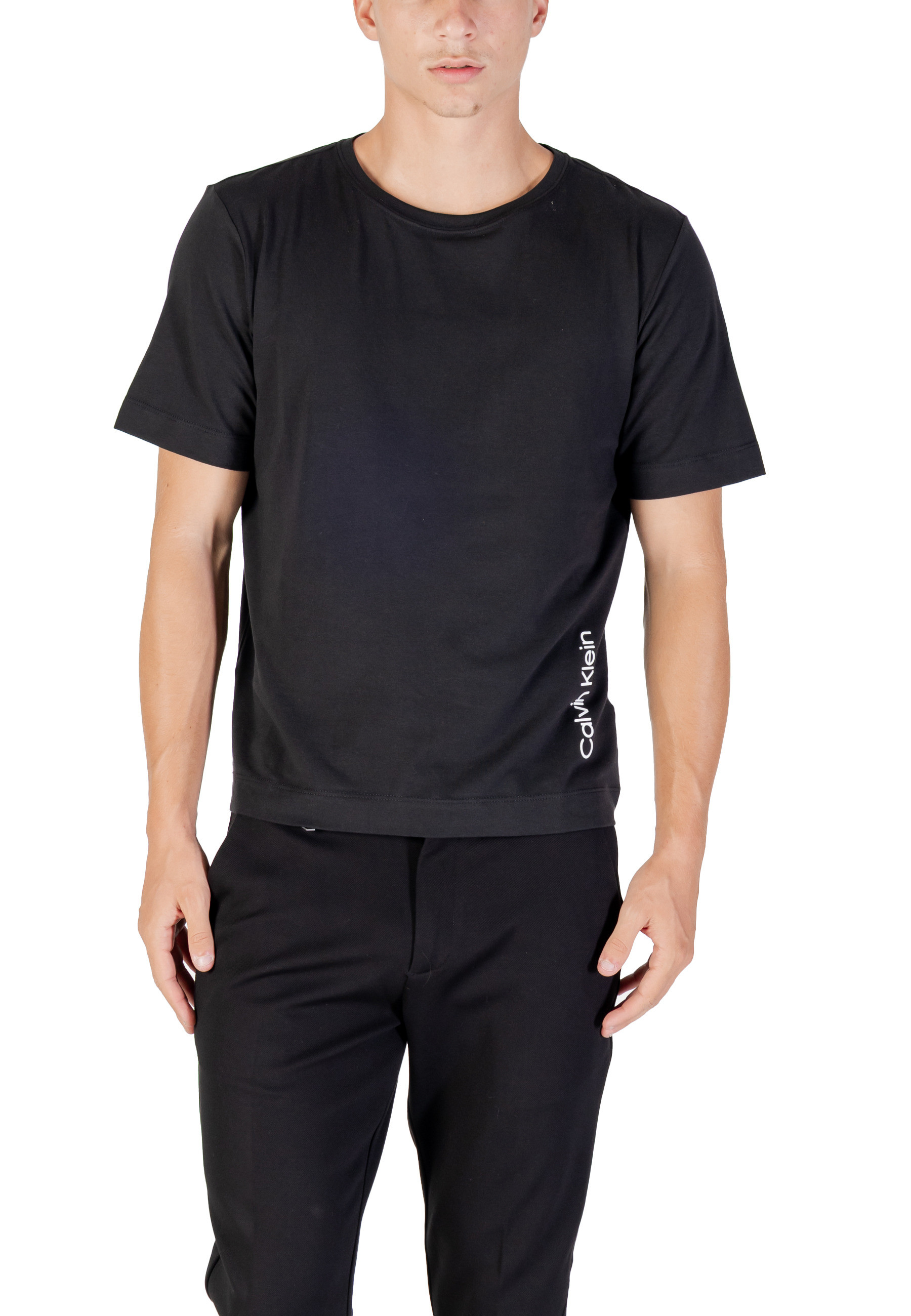 Футболки Calvin Klein, черный
Футболки Calvin Klein, черный