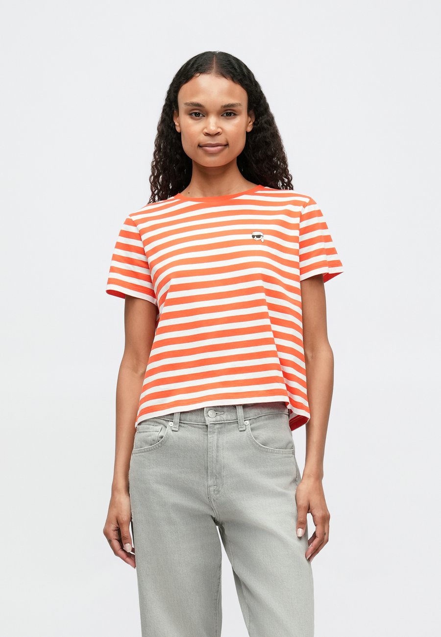 Футболка KARL LAGERFELD IKON STRIPE, White/Tangerine/White, Белый, Футболка KARL LAGERFELD IKON STRIPE, White/Tangerine/White
Футболка KARL LAGERFELD IKON STRIPE, White/Tangerine/White, Белый, Футболка KARL LAGERFELD IKON STRIPE, White/Tangerine/White