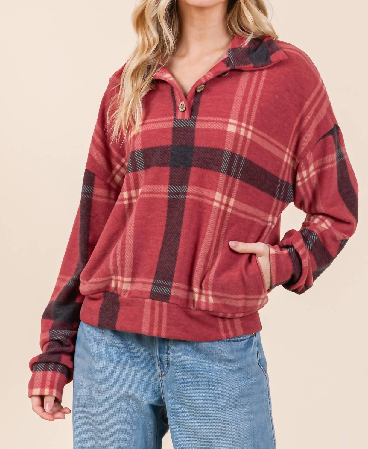 V-образный пуловер в красную клетку BOMBOM
V-образный пуловер в красную клетку BOMBOM