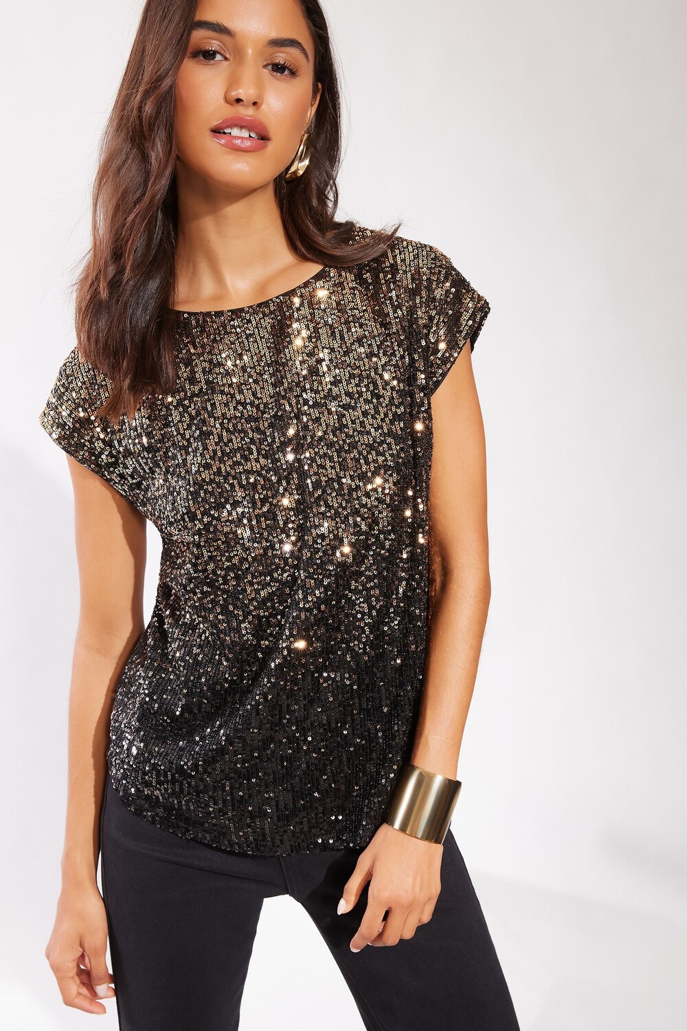 Футболка, украшенная пайетками Friends Like These, черный
Футболка, украшенная пайетками Friends Like These, черный