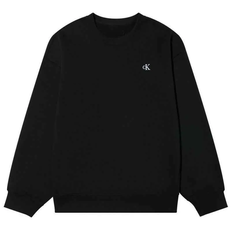 Calvin Klein Свитшот унисекс черный
Calvin Klein Свитшот унисекс черный