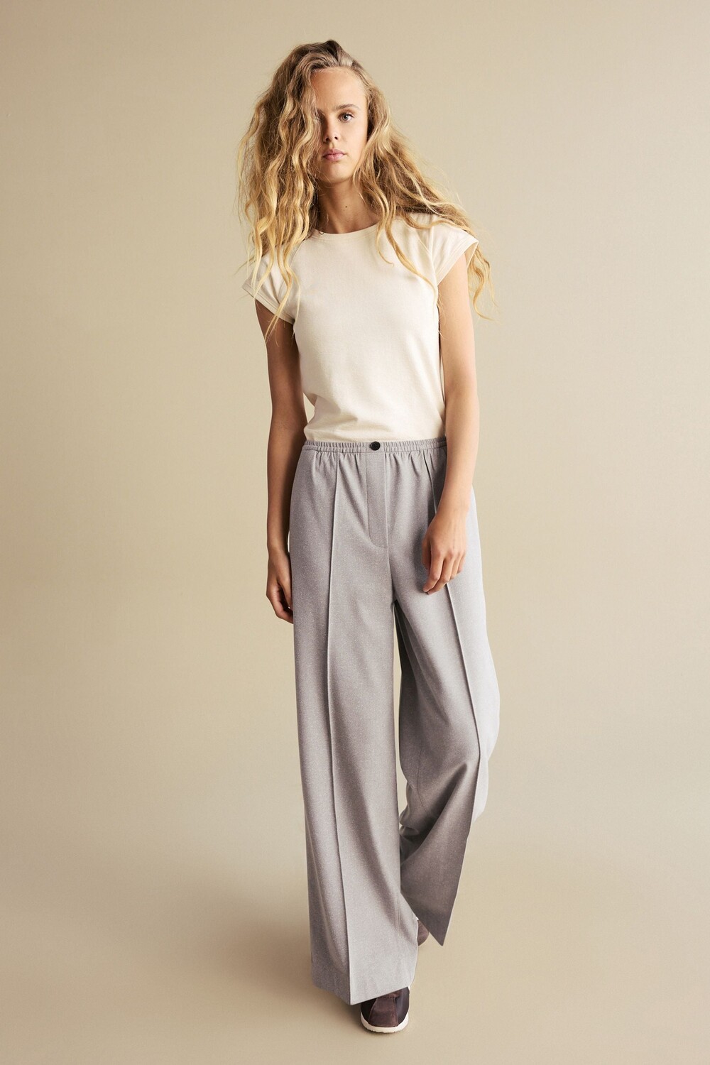 Широкие брюки с эластичной талией и начесом Next, серый
Широкие брюки с эластичной талией и начесом Next, серый