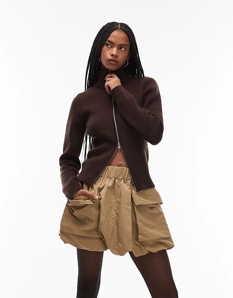 Мини-юбка ARKET с карманами-фонариками бежевого цвета
Мини-юбка ARKET с карманами-фонариками бежевого цвета