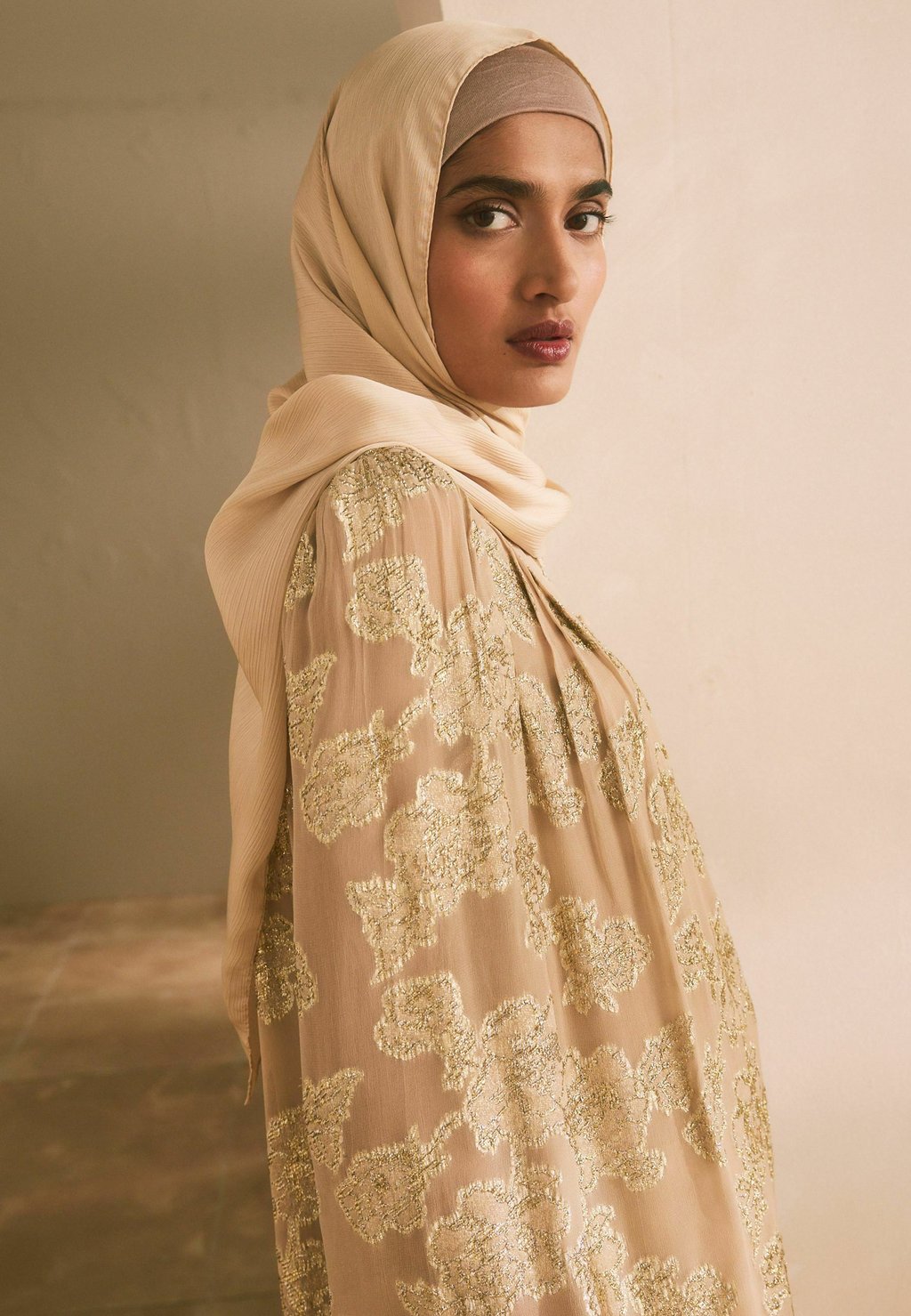 Топ с длинными рукавами Next, золотистый
Топ с длинными рукавами Next, золотистый