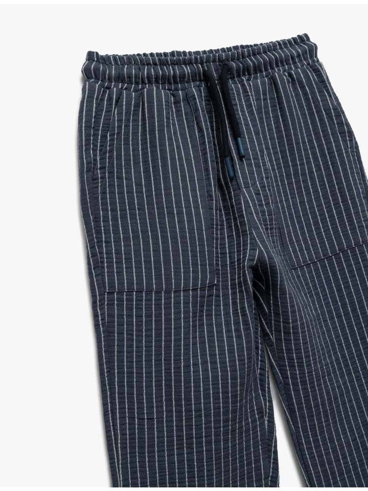 Тканевые брюки KOTON
Тканевые брюки KOTON