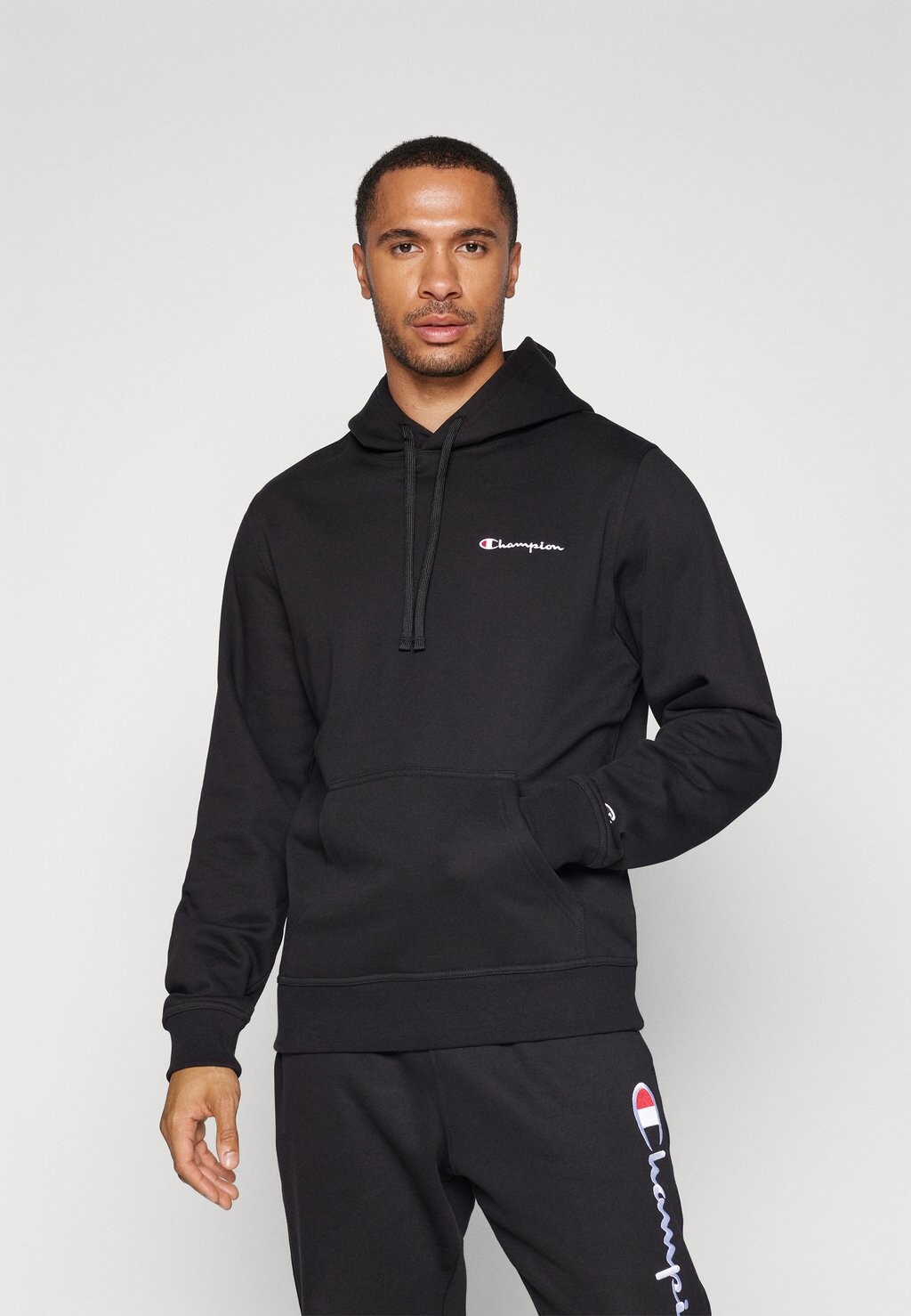 Толстовка с капюшоном Champion, черный
Толстовка с капюшоном Champion, черный