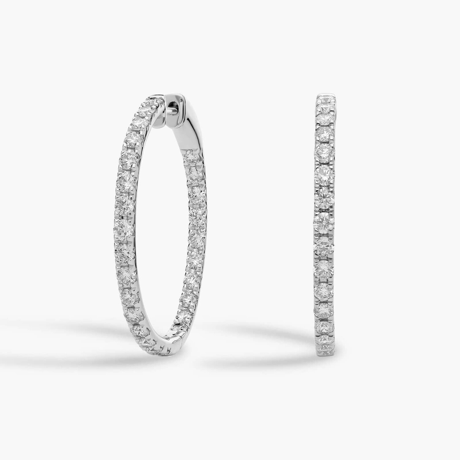 Круглые серьги-кольца Eternity French Pave из 14-каратного белого золота (2 карата) Blue Nile 
Круглые серьги-кольца Eternity French Pave из 14-каратного белого золота (2 карата) Blue Nile