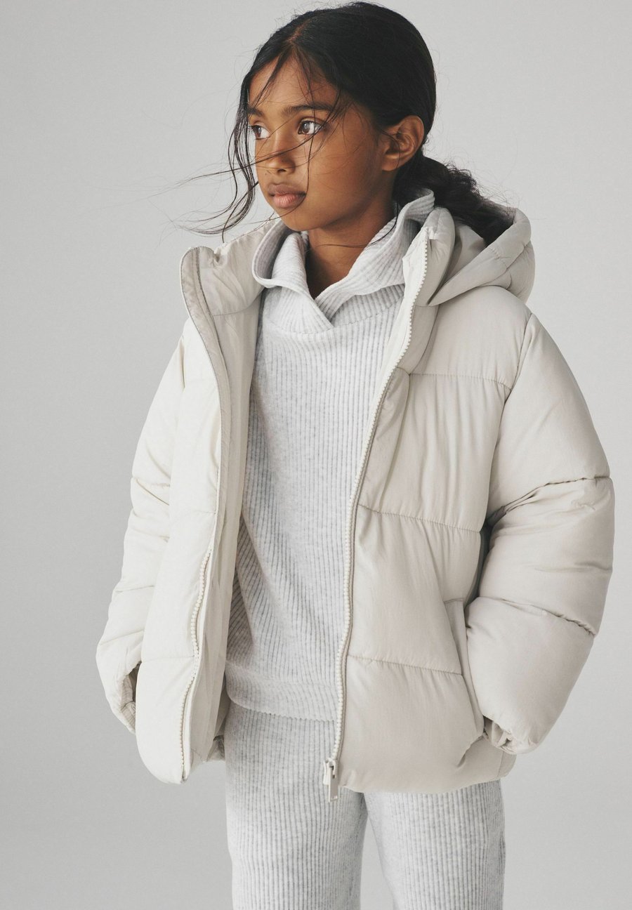 Зимняя куртка THE SET REGULAR FIT, Black/Light Stone/Black
Зимняя куртка THE SET REGULAR FIT, Black/Light Stone/Black