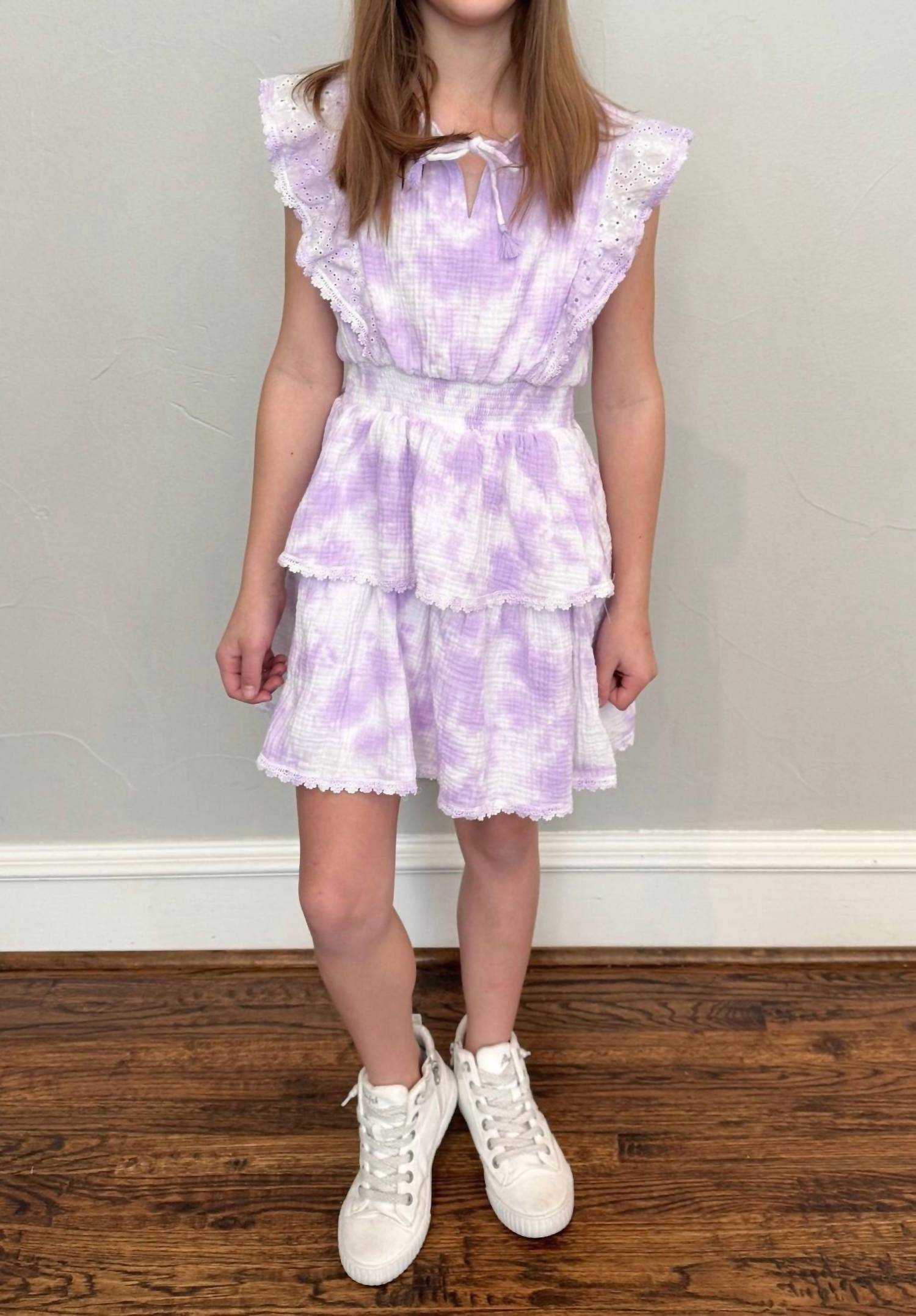 Детское платье с рюшами и эффектом тай-дай в лавандовом цвете Flowers by zoe
Детское платье с рюшами и эффектом тай-дай в лавандовом цвете Flowers by zoe