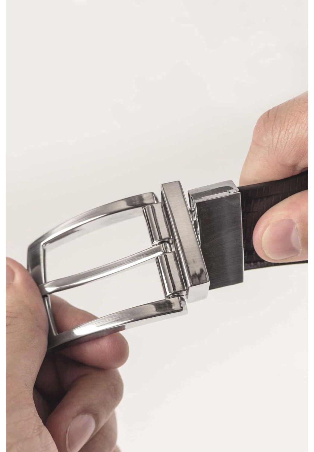 Пояс MEYER, цвет Black Brown
Пояс MEYER, цвет Black Brown