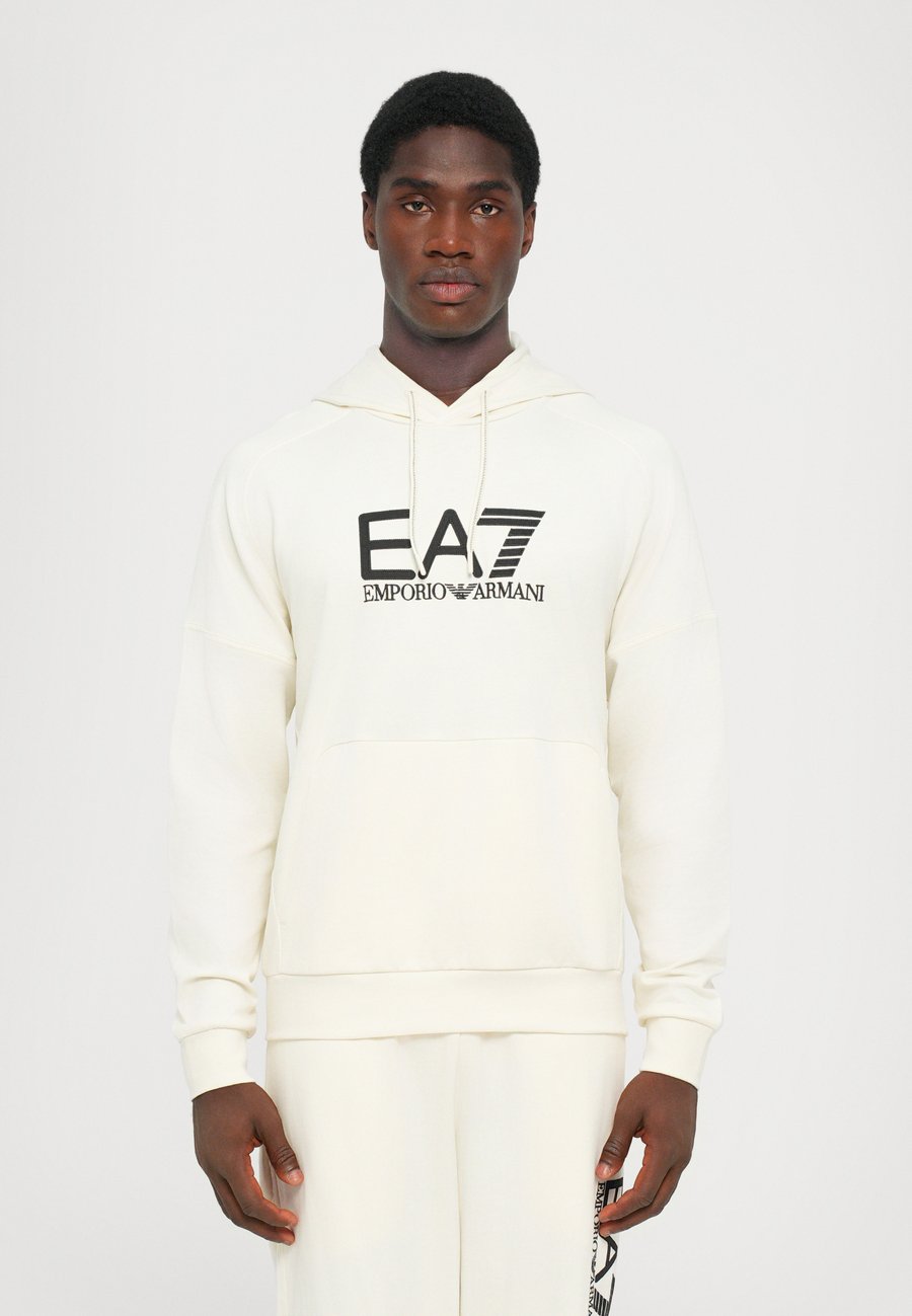 Толстовка EA7 Emporio Armani TRAIN VISIBILITY HOODIE , Cream/Black/Off-White
Толстовка EA7 Emporio Armani TRAIN VISIBILITY HOODIE , Cream/Black/Off-White