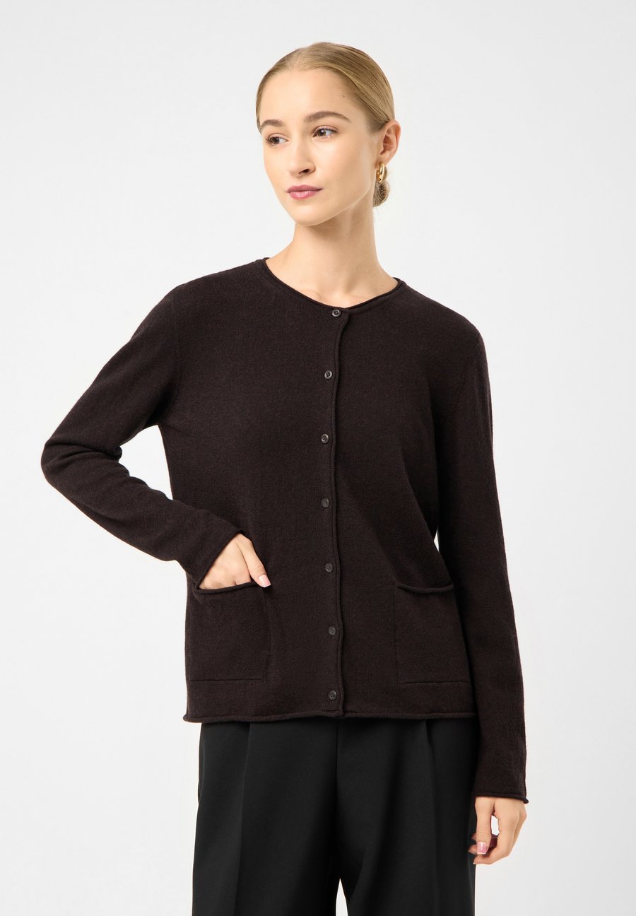 Кардиган MAERZ Muenchen Cardigan, Dark Espresso-/Dark Brown
Кардиган MAERZ Muenchen Cardigan, Dark Espresso-/Dark Brown