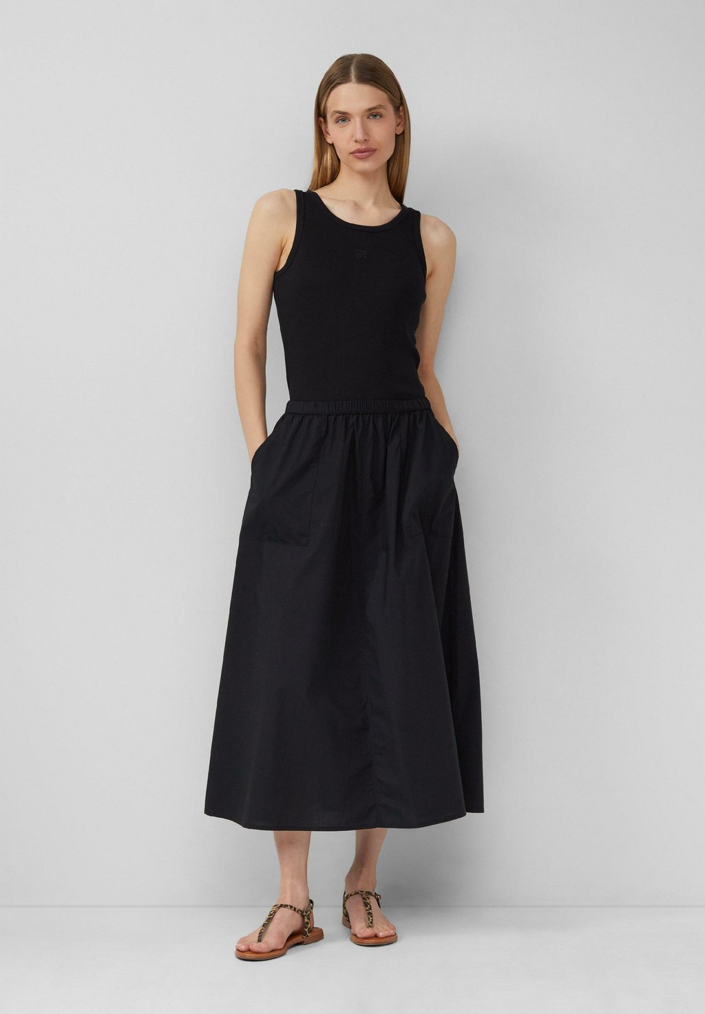 Юбка А-силуэта AUSGESTELLTER MIDI MIT AUFGESETZTEN TASCHEN s.Oliver, черный
Юбка А-силуэта AUSGESTELLTER MIDI MIT AUFGESETZTEN TASCHEN s.Oliver, черный