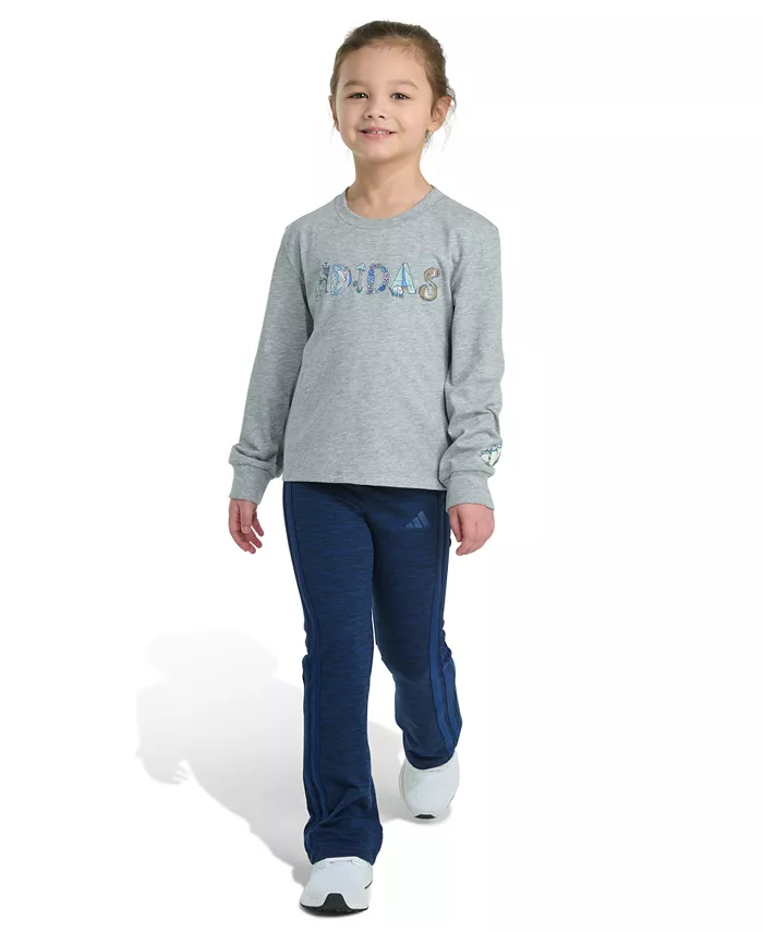 Комплект для малышек и девочек из двух предметов: футболка с круглым вырезом и расклешенные брюки Adidas, мультиколор
Комплект для малышек и девочек из двух предметов: футболка с круглым вырезом и расклешенные брюки Adidas, мультиколор