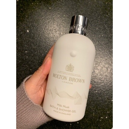 Гель для ванны и душа Molton Brown Milk Musk 300мл
Гель для ванны и душа Molton Brown Milk Musk 300мл