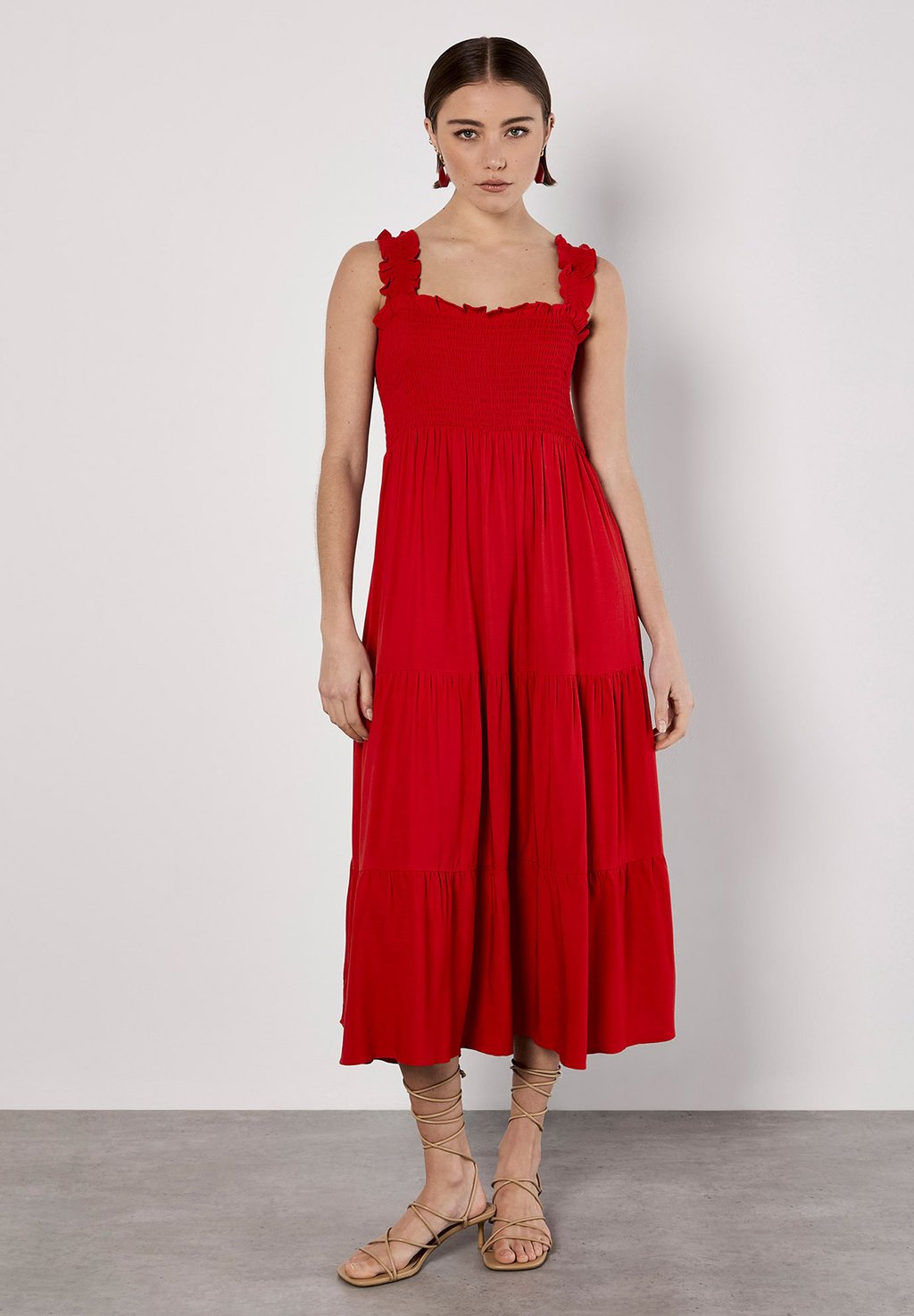 Повседневное платье Apricot, красный
Повседневное платье Apricot, красный