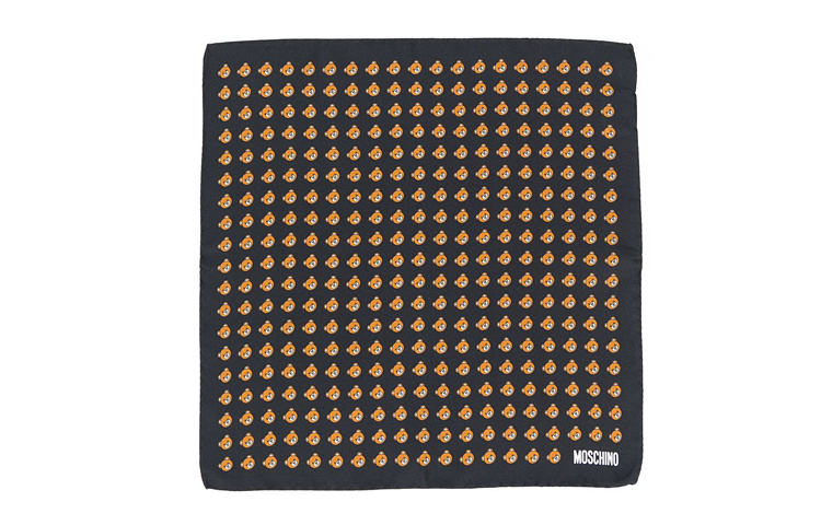 MOSCHINO Шёлковый шарф с плюшевым мишкой
MOSCHINO Шёлковый шарф с плюшевым мишкой