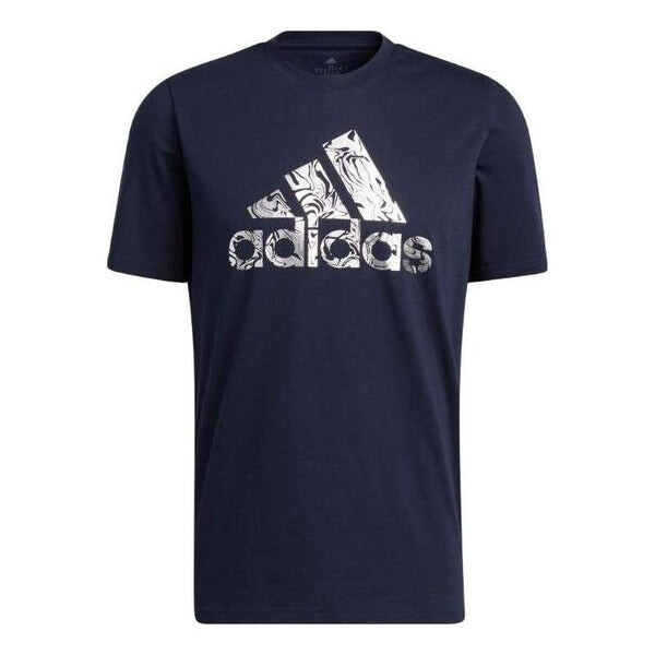 Футболка с жидкой фольгой и значком спортивной графики Adidas, черный
Футболка с жидкой фольгой и значком спортивной графики Adidas, черный