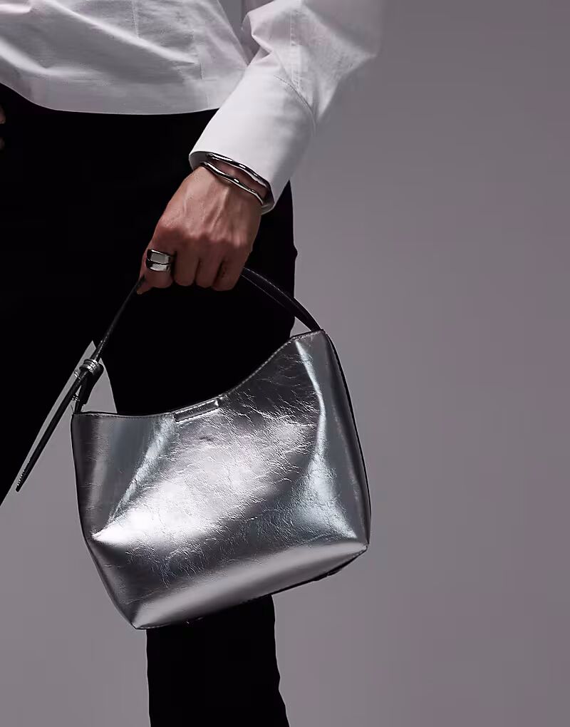 Сумка-коробка Topshop Gabby серебристого цвета
Сумка-коробка Topshop Gabby серебристого цвета