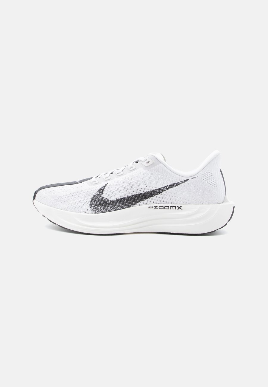 Кроссовки Nike Performance PEGASUS PLUS RUN, Platinum-Coloured Tint/Black/College Grey/Anthracite/Sail/Light Grey
Кроссовки Nike Performance PEGASUS PLUS RUN, Platinum-Coloured Tint/Black/College Grey/Anthracite/Sail/Light Grey